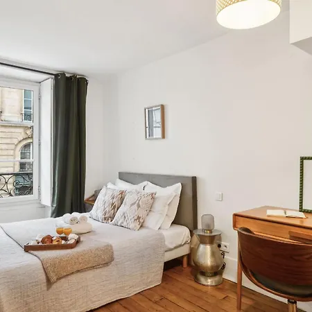 1br Near Palais Royal & Louvre * Paris
